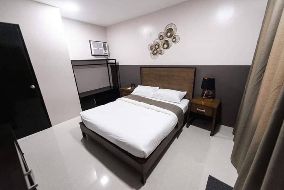 Bumble V Subic Hotel Olongapo Extérieur photo