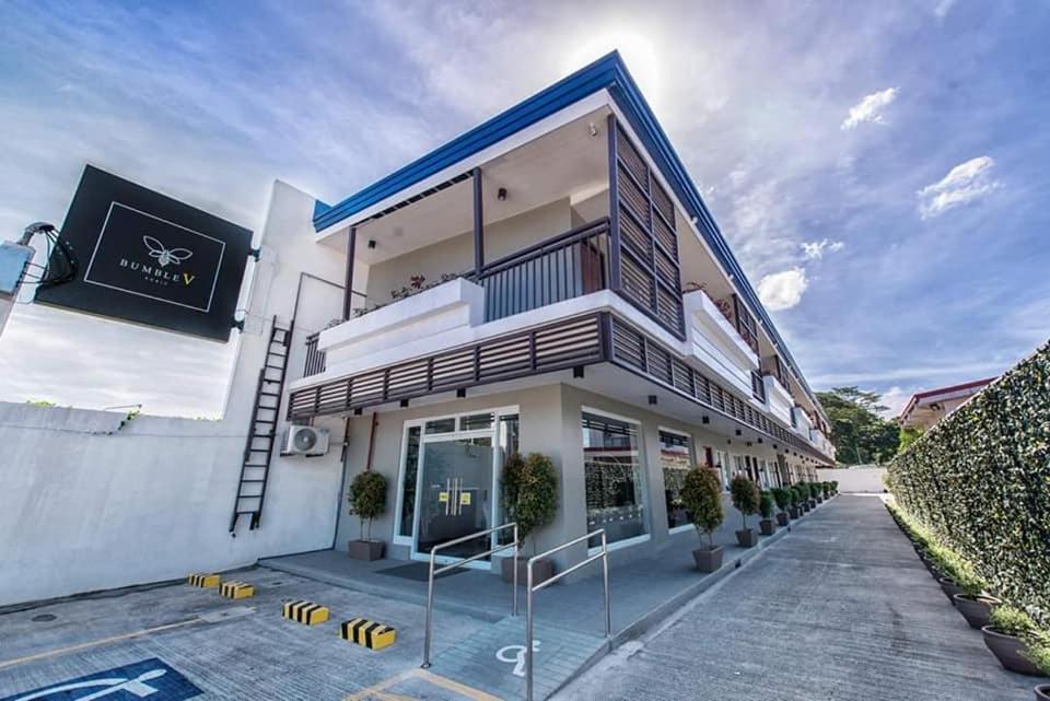 Bumble V Subic Hotel Olongapo Extérieur photo