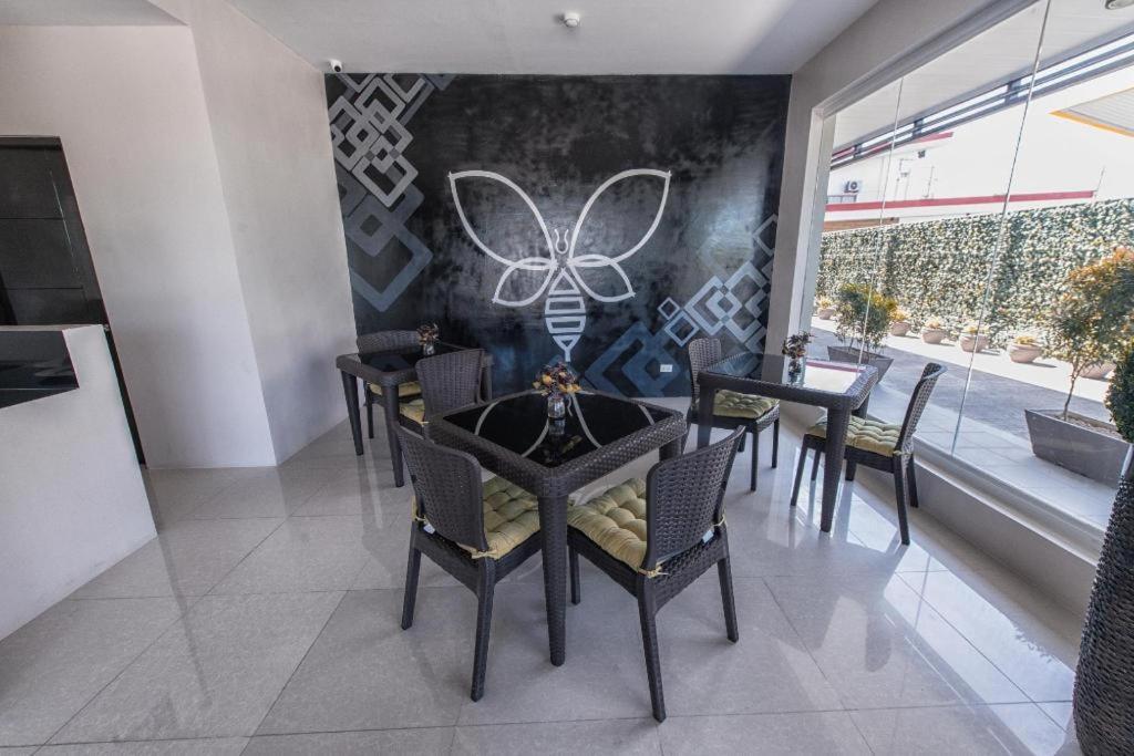 Bumble V Subic Hotel Olongapo Extérieur photo